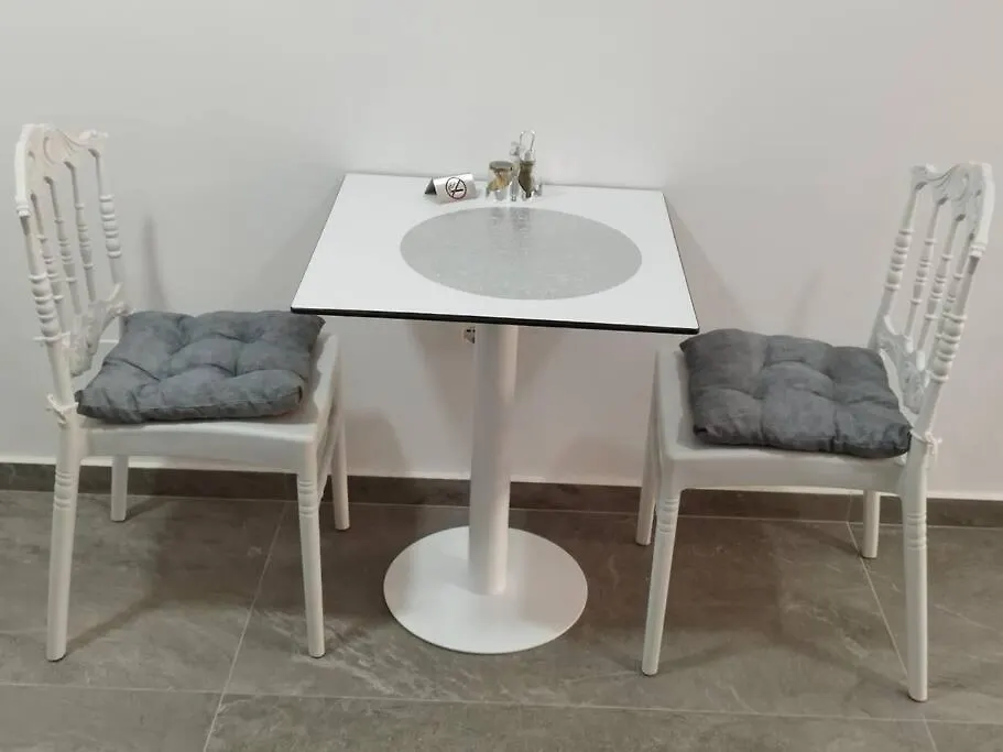 Christine'S Luxusstudio Lägenhet Sarandë