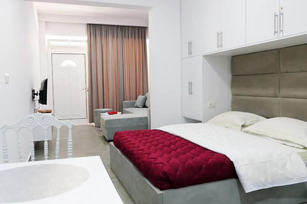 Christine'S Luxusstudio Lägenhet Sarandë