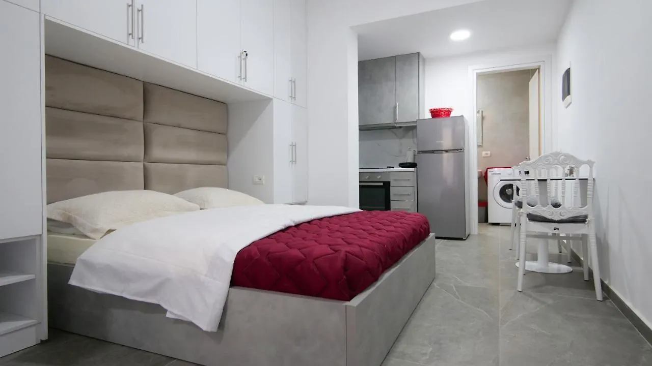 Christine'S Luxusstudio Lägenhet Sarandë
