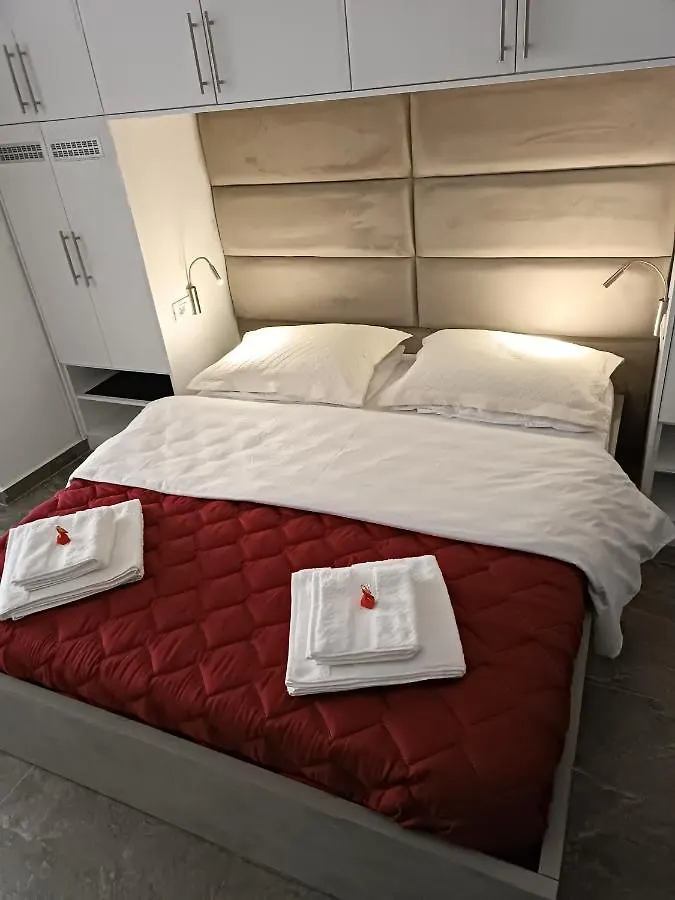 Christine'S Luxusstudio Lägenhet Sarandë